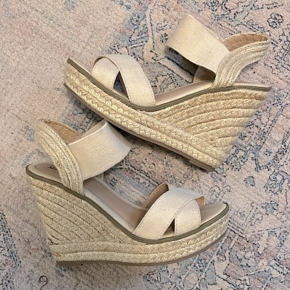 Merona Espadrille Beige Wedge - Picture 2 of 4